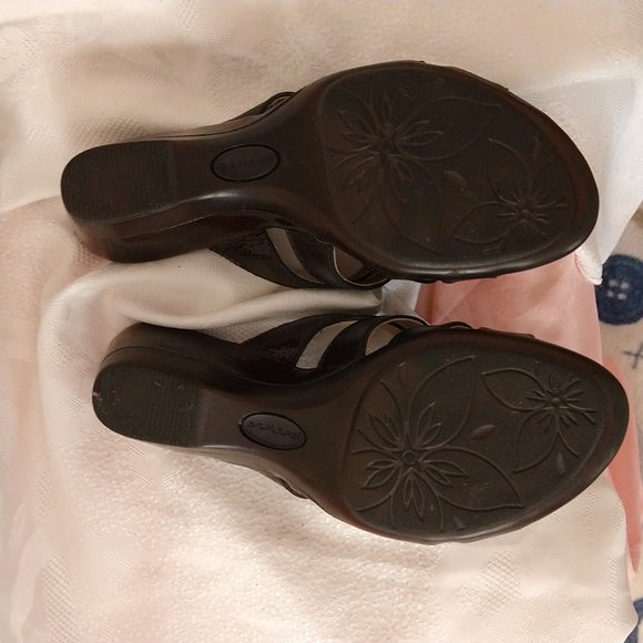 NIB Solos brown slip on sandals Sz 7.5 W - Picture 6 of 8